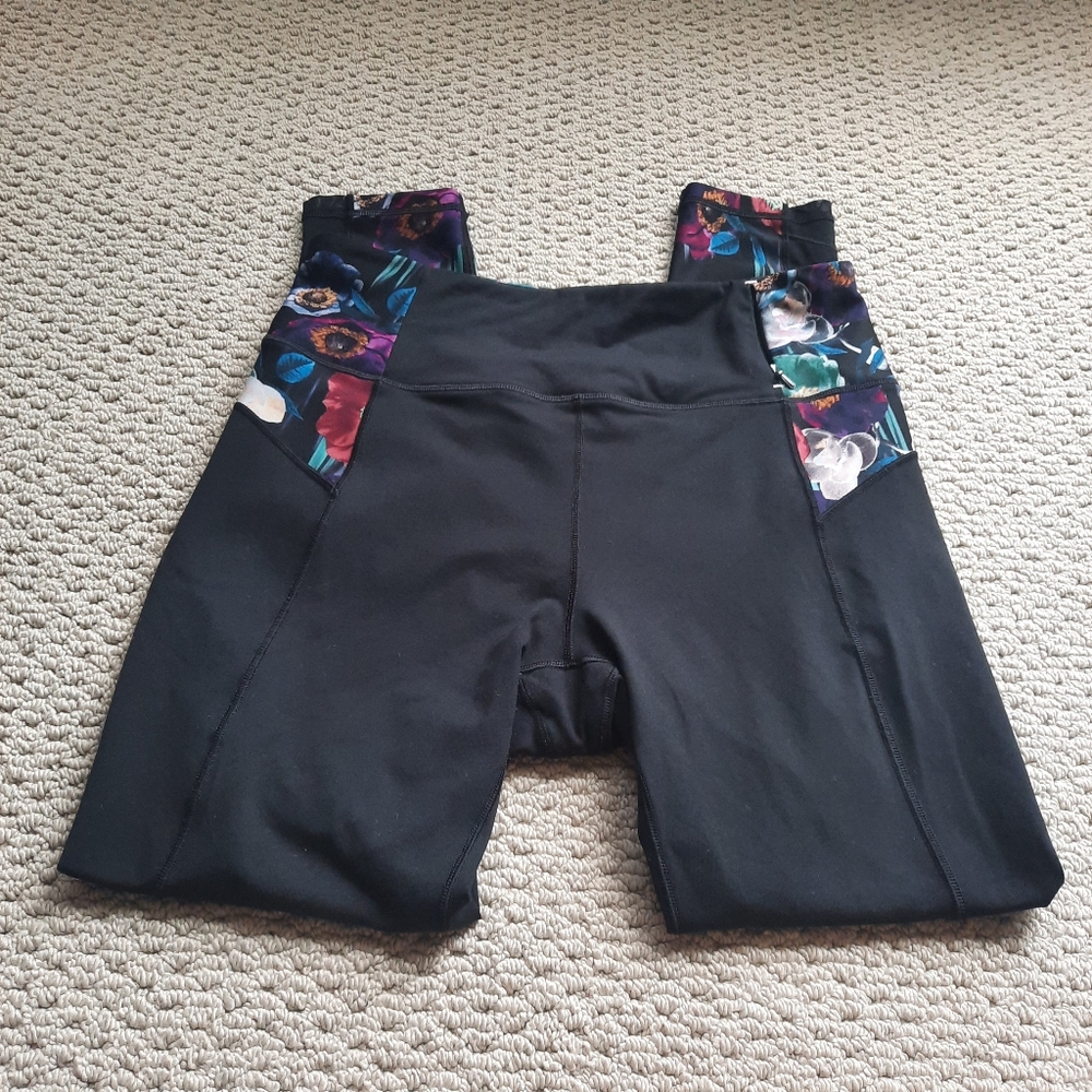 CALIA by Carrie Underwood leggings, size large, black and flowers. Preowned